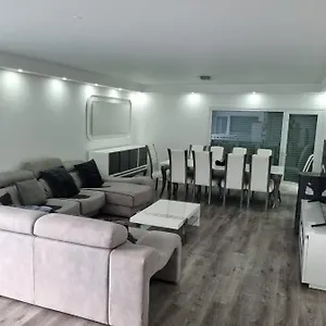Mikaela 2 Ramada